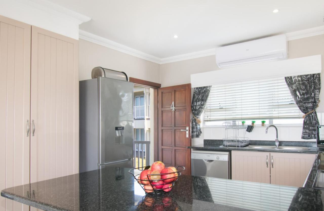 At 4 Umzumbe Beach Apartment, Mangrove Beach Estate Melville エクステリア 写真